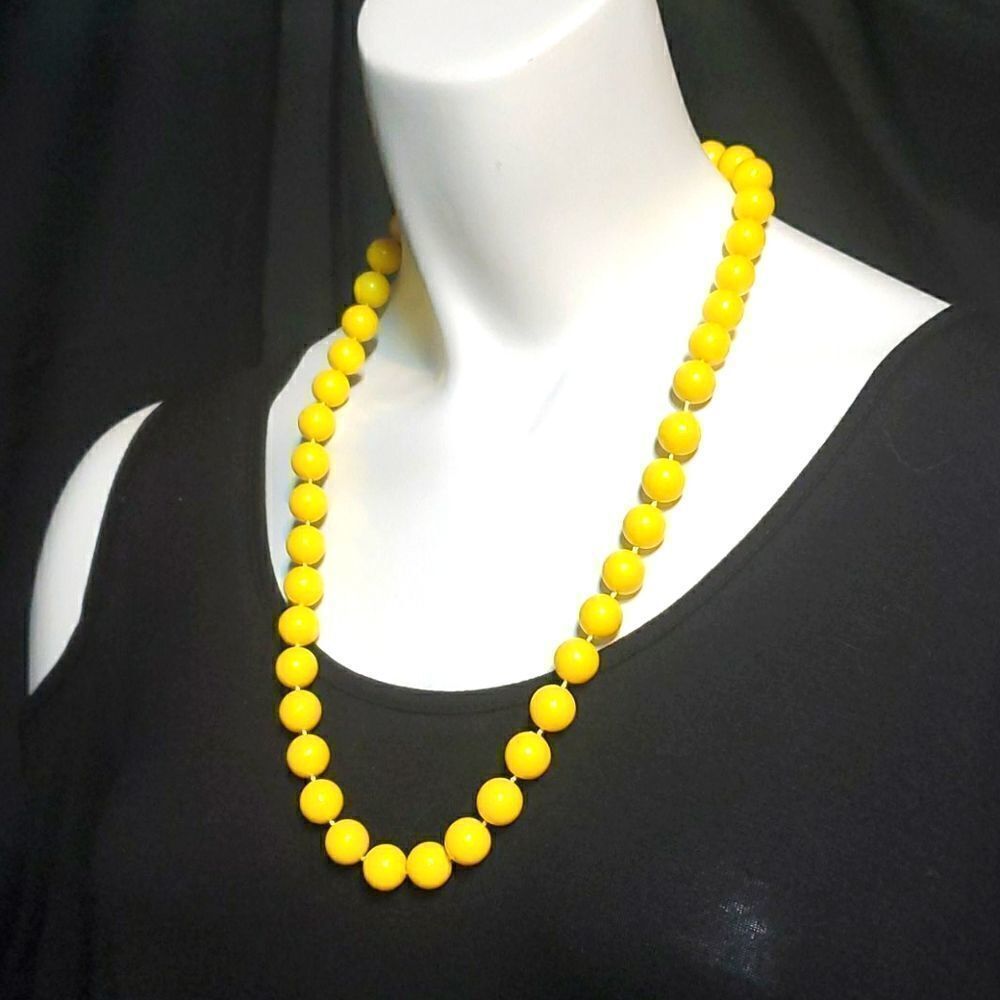 NWT Yellow Beaded Necklace